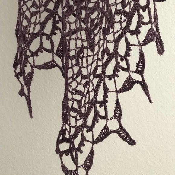 NEW Handmade Luxury English Ivy Lace Shawl, Triangular (96"L & 48"D), Plum - Picture 4 of 9